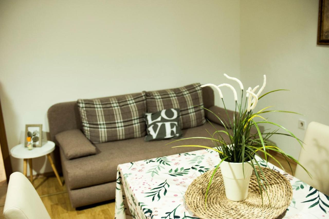 Apartman Flower ชิเบนิก ภายนอก รูปภาพ
