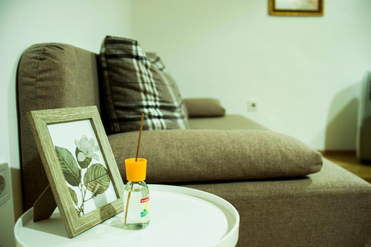 Apartman Flower ชิเบนิก ภายนอก รูปภาพ