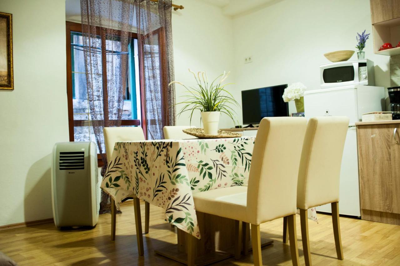 Apartman Flower ชิเบนิก ภายนอก รูปภาพ
